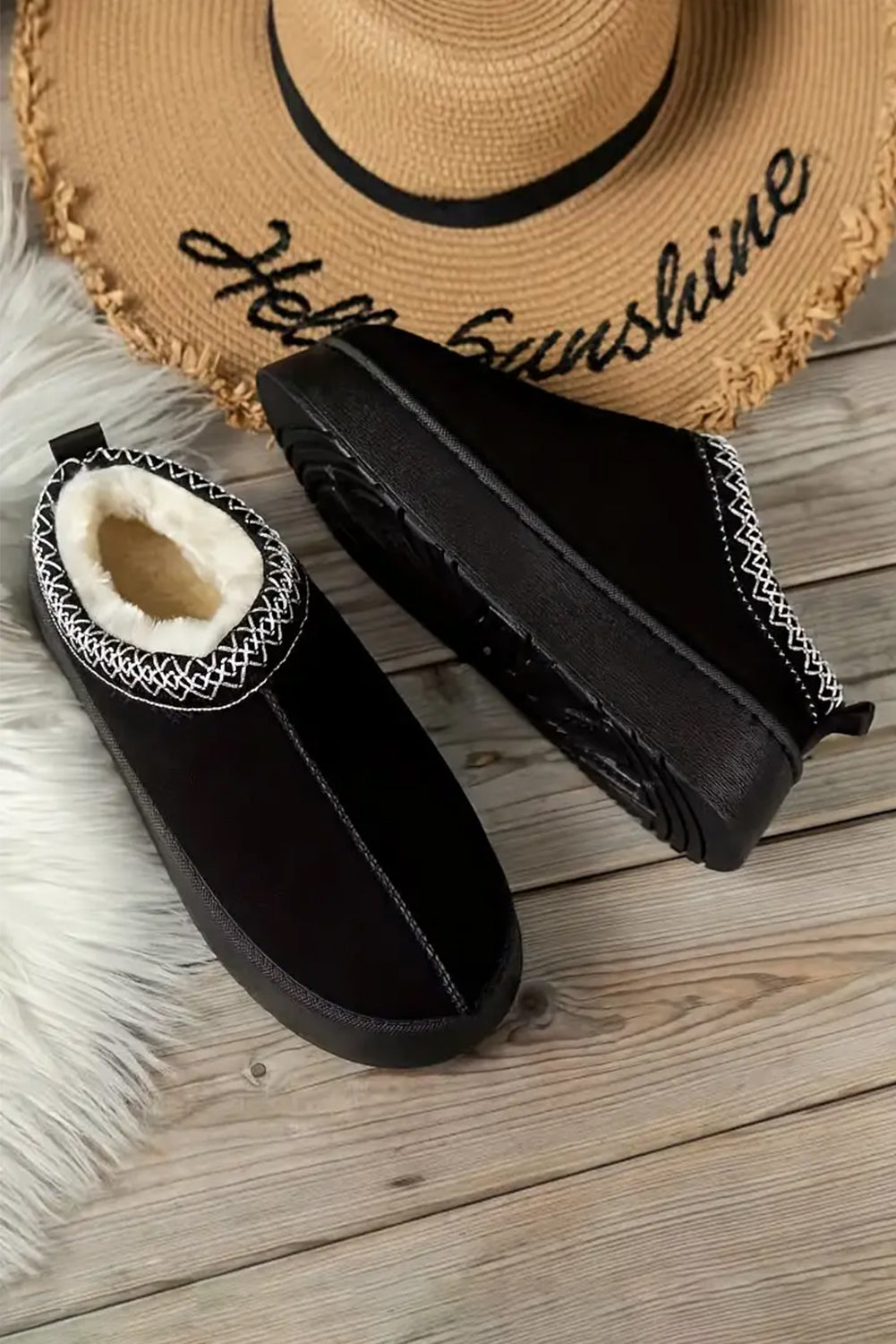 Women's Black Contrast Print Plush Lined Snow Boots - Cozy Suede Winter Footwear for Cold Weather Adventures