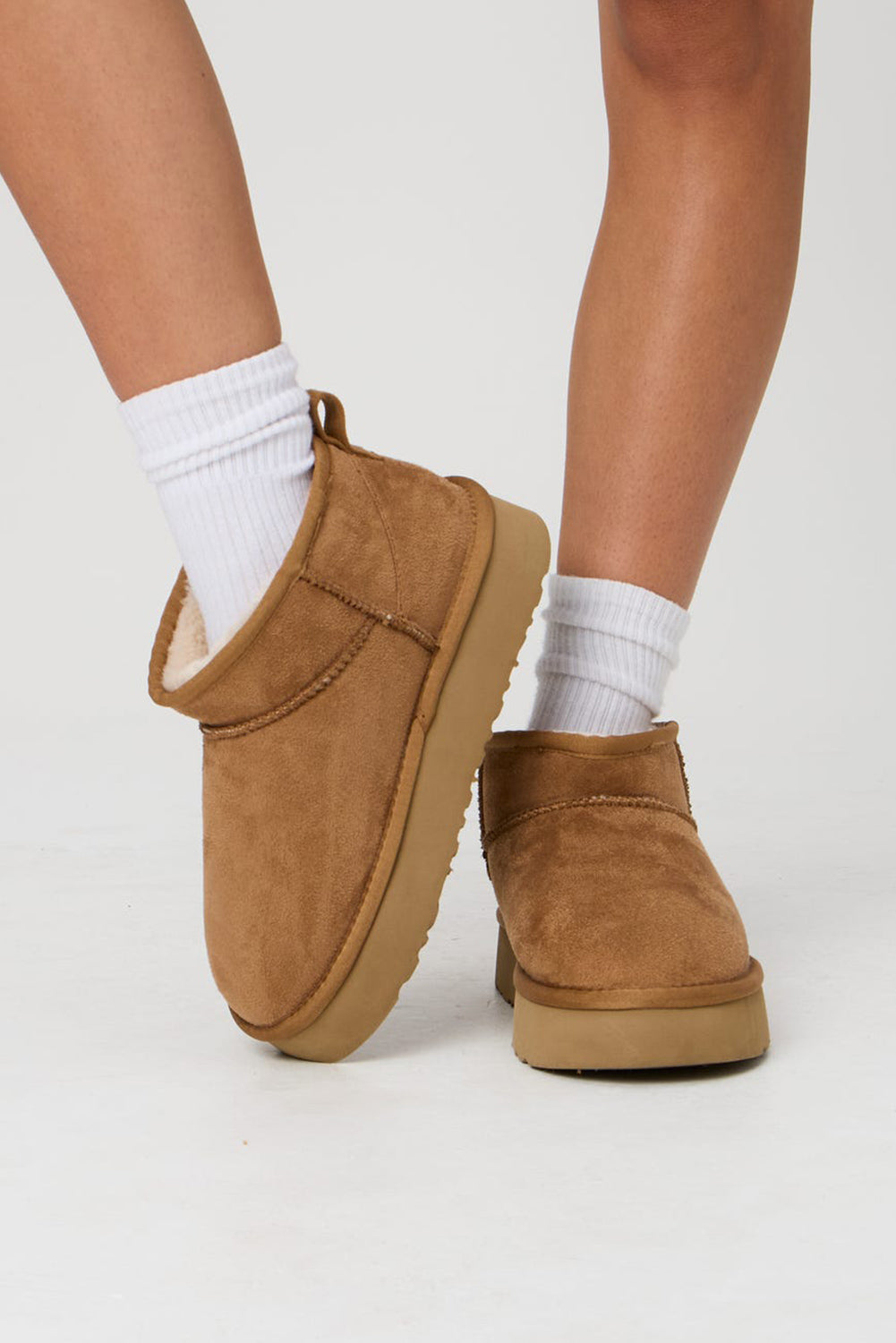 Cozy Women's Chestnut Suede Ankle Snow Boots with Faux Fur Lining for Stylish Winter Comfort