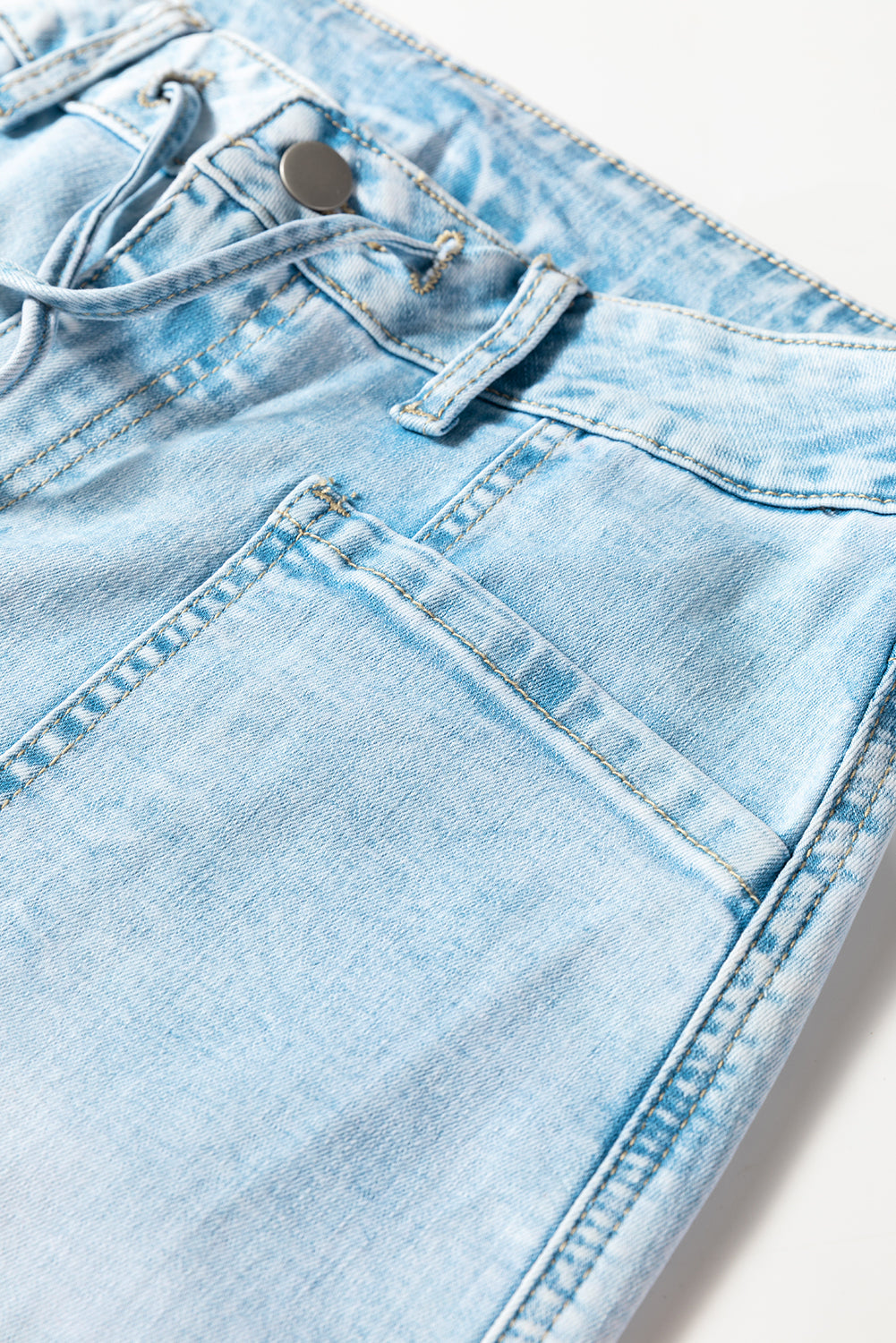 Chic High-Waisted Blue Jeans for Women - Flattering Fit, Versatile Denim for Casual & Dressy Looks