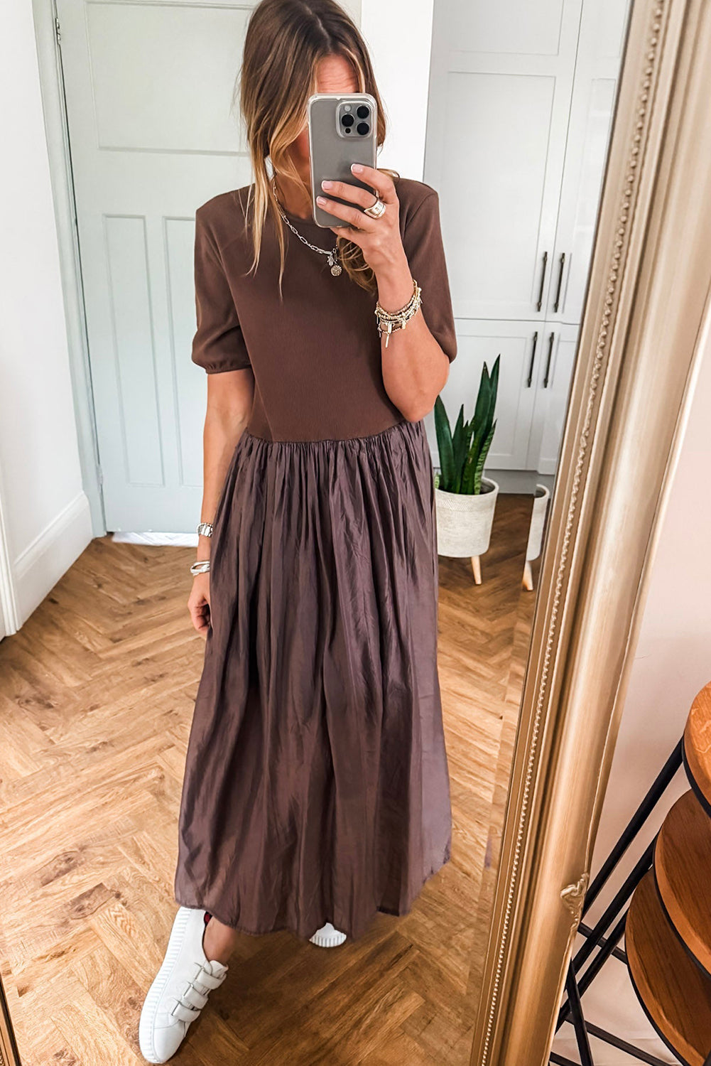 Women's Stylish Coffee Short Sleeve Knit Top with Patchwork & Pleated Long Skirt - Comfortable Dress for Everyday Wear