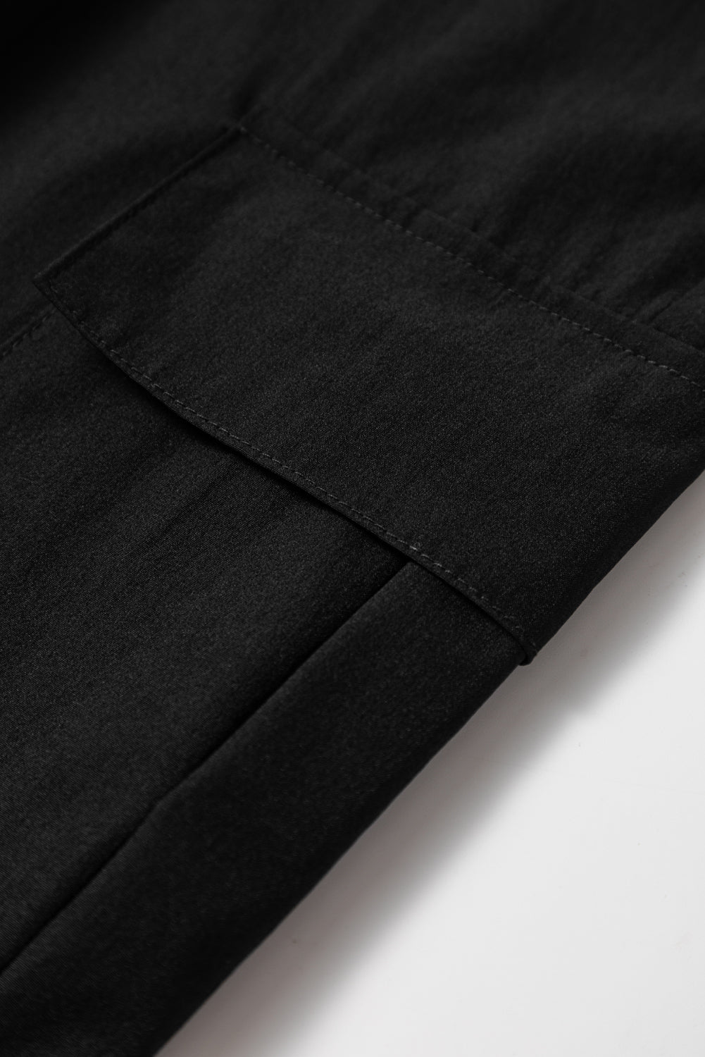 Chic Black Jogger Pants for Women - Cozy Fit with Pockets, Ideal for Casual Outings and Active Lifestyle
