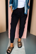Chic Black Jogger Pants for Women - Cozy Fit with Pockets, Ideal for Casual Outings and Active Lifestyle