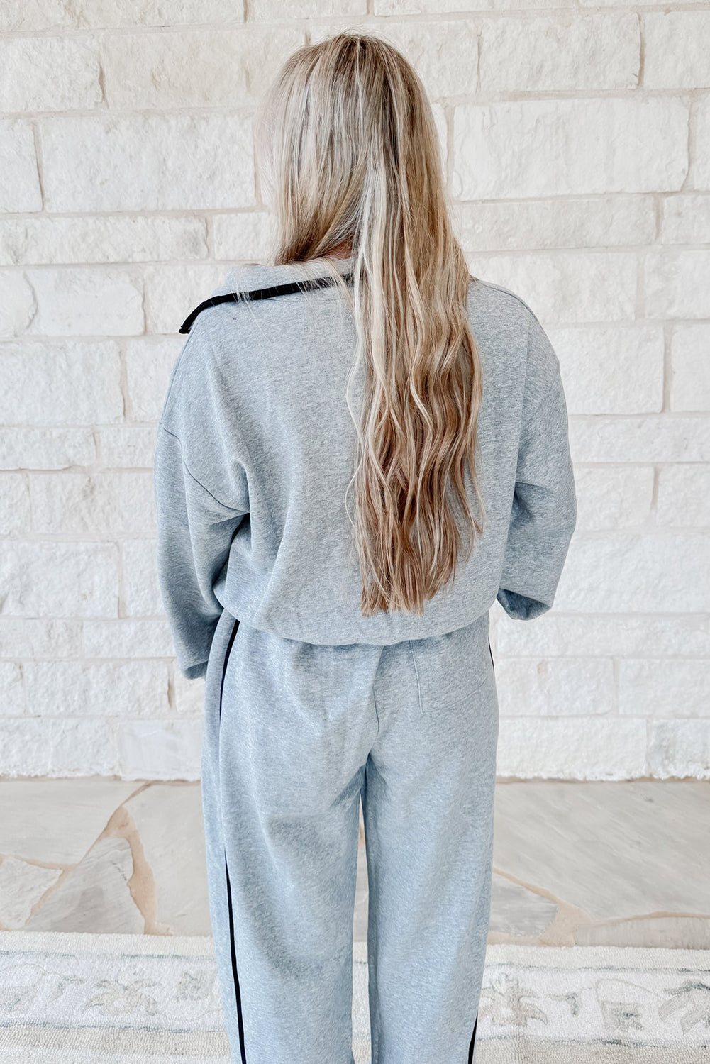 Women's Light Grey Zipped Polo Collar Pullover with Contrast Piping & Drawstring Sweatpants Lounge Set