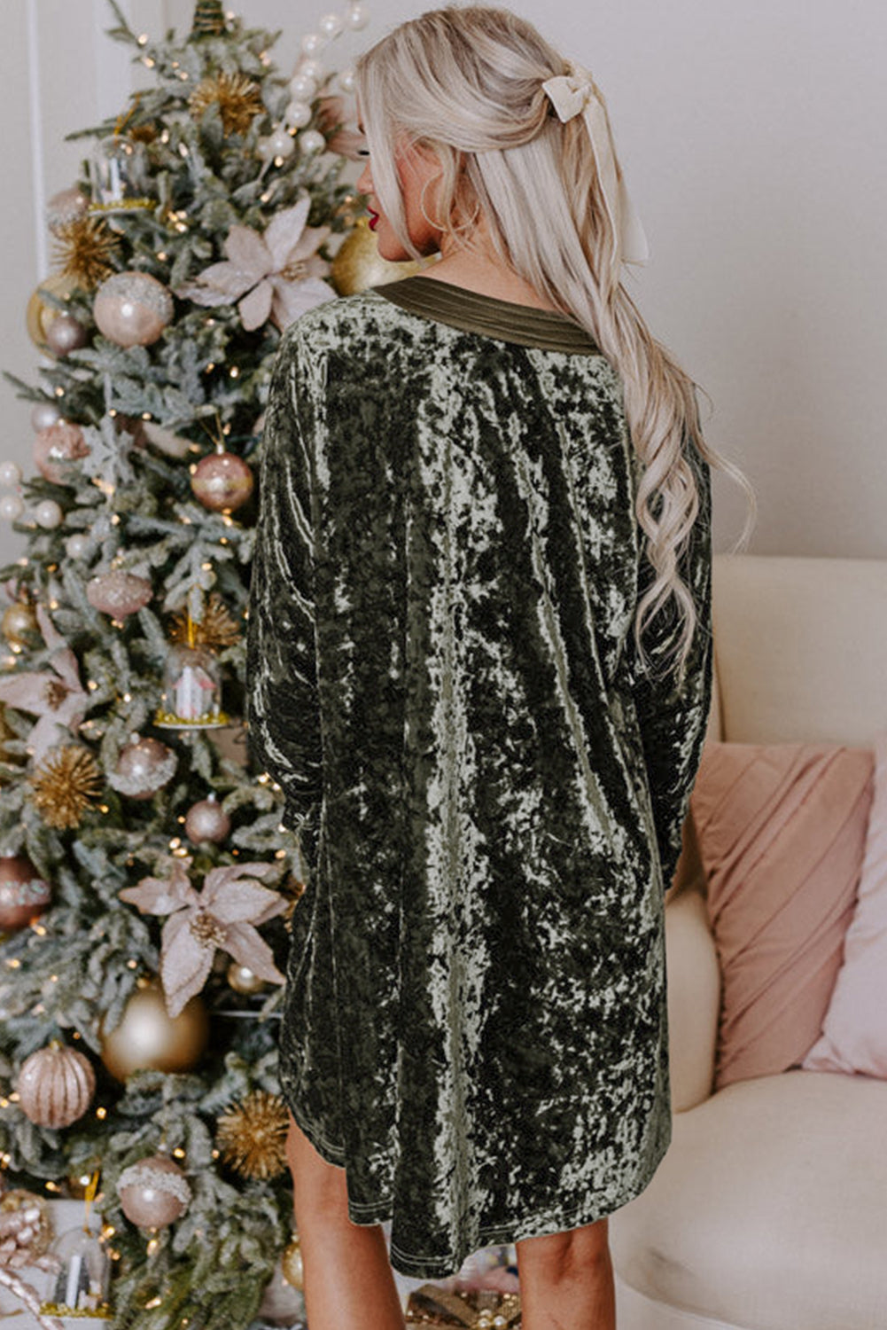 Chic Women's Jungle Green Velvet V-Neck Dress with Pockets - Relaxed Fit, Perfect for Any Occasion