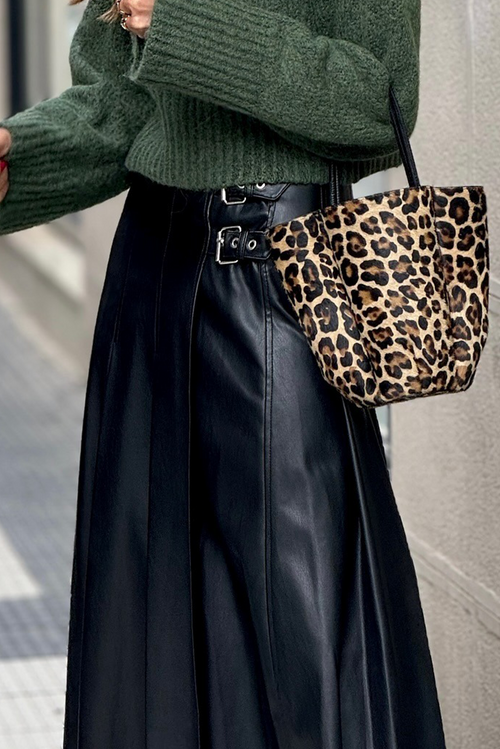 Chic Black Faux Leather Midi Skirt for Women with Retro Buckle and Pleated Flare - Effortless Stylish Look
