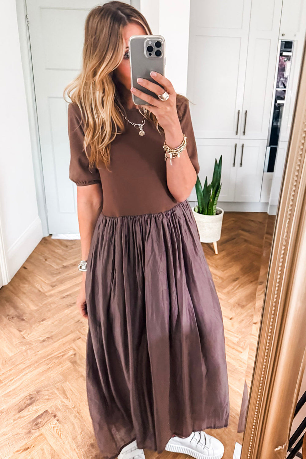 Women's Stylish Coffee Short Sleeve Knit Top with Patchwork & Pleated Long Skirt - Comfortable Dress for Everyday Wear