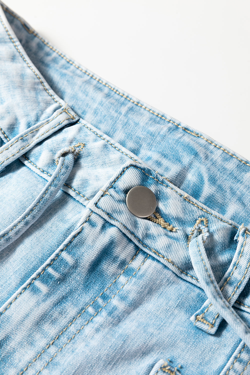Chic High-Waisted Blue Jeans for Women - Flattering Fit, Versatile Denim for Casual & Dressy Looks