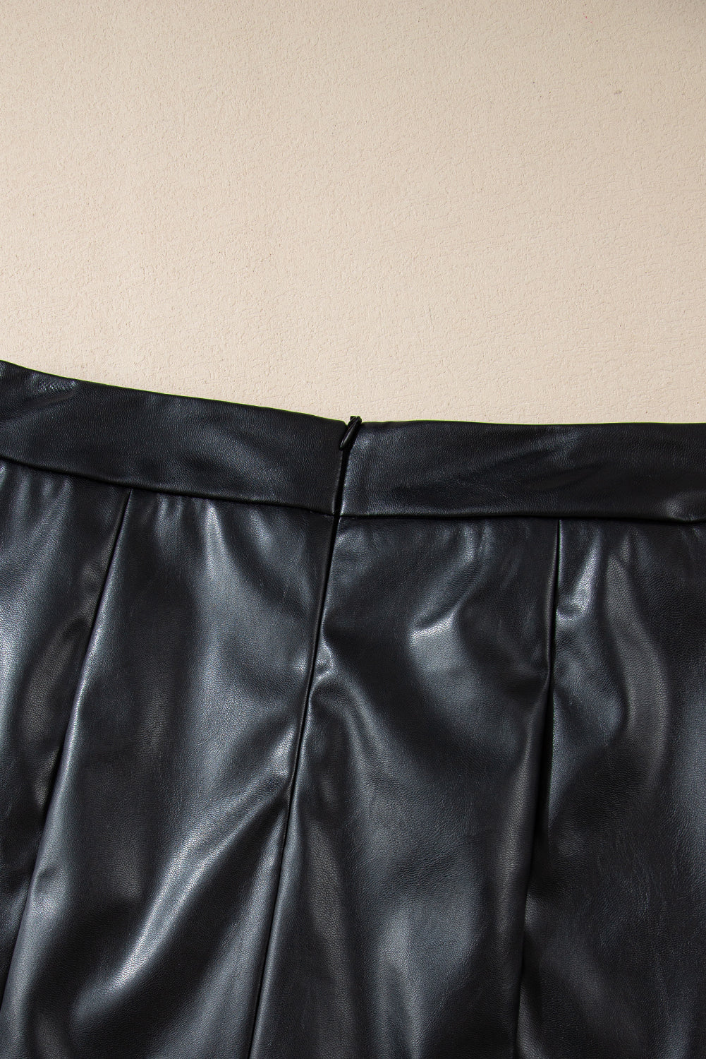 Trendy Women's High Waist Black PU Leather Mini Skirt with Side Slits - Stylish Slim Fit for Chic Looks