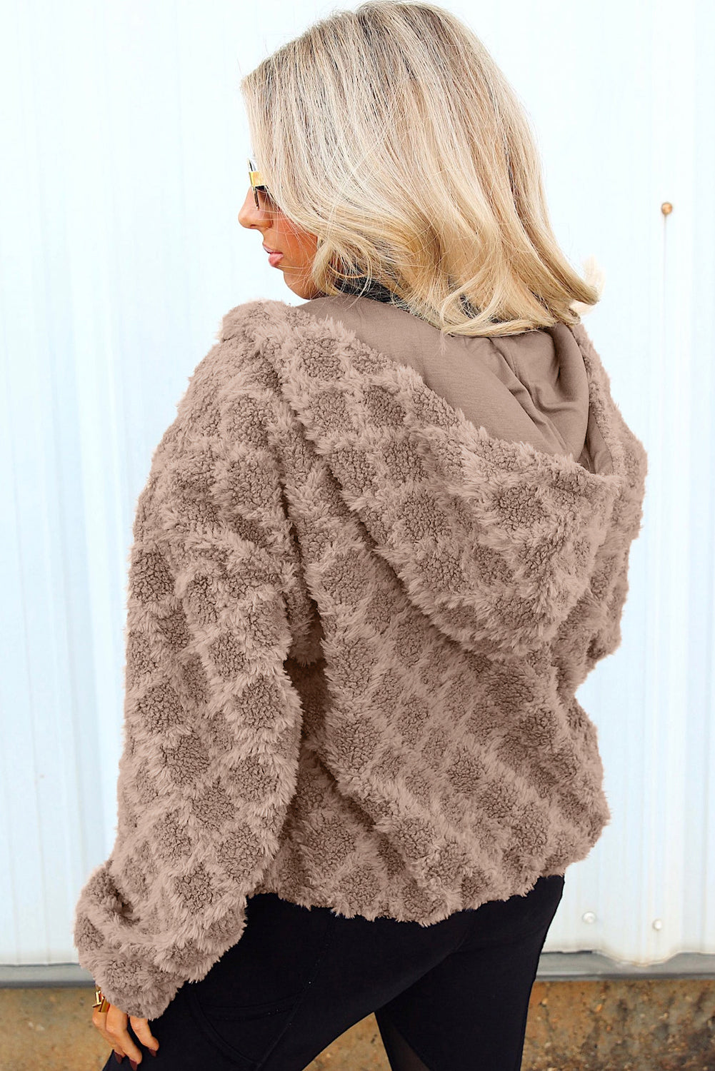 Cozy Women's Chestnut Brown Sherpa Hooded Jacket with Side Pockets - Stylish Zip-Up for Casual Comfort