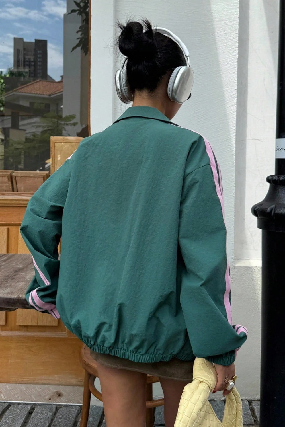 Women's Cozy Bow Embroidered Zip-Up Sweatshirt Jacket in Stylish Fit for Casual Chic Outfits - Perfect for Everyday Wear