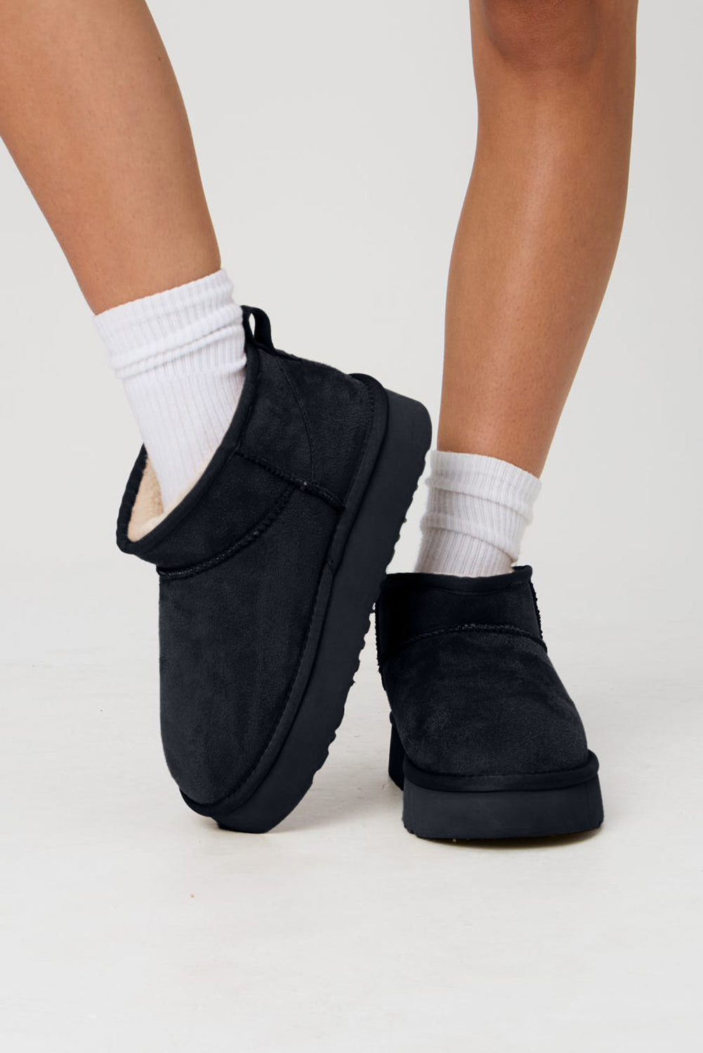 Women's Cozy Black Faux Fur-Lined Suede Ankle Snow Boots for Stylish Winter Comfort and Warmth