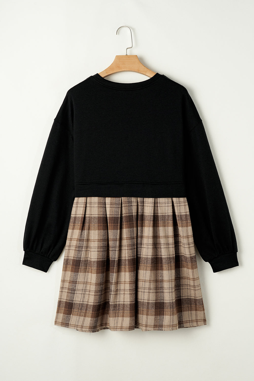 Stylish Women's Plaid T-Shirt Dress in Relaxed Fit Ideal for Casual Outings and Summer Gatherings