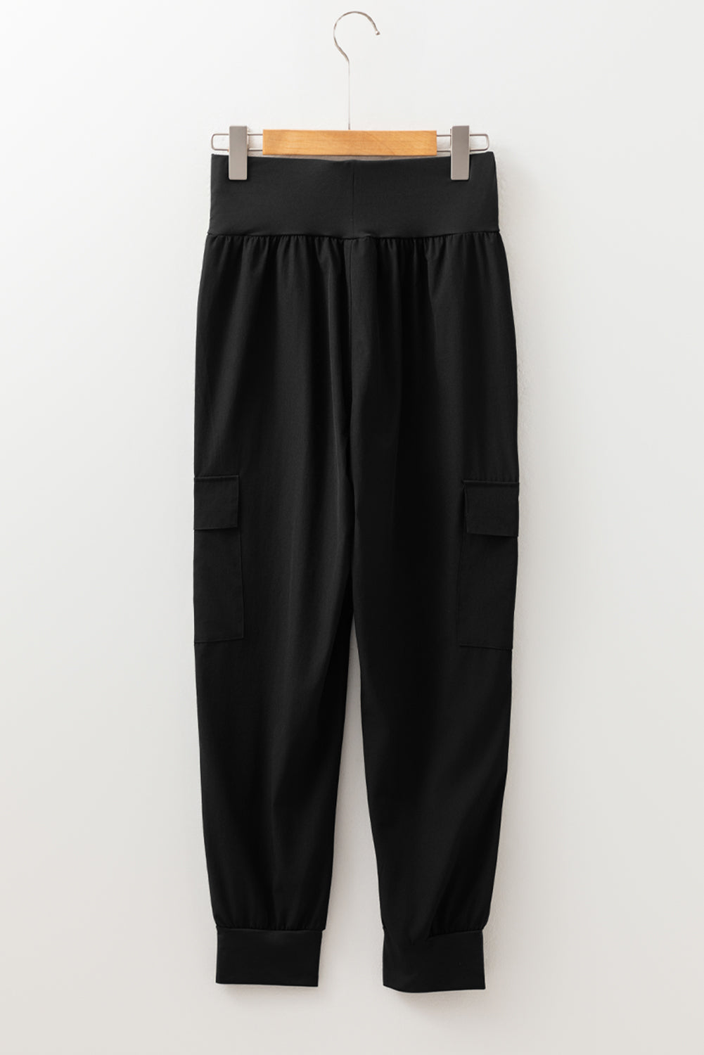 Chic Black Jogger Pants for Women - Cozy Fit with Pockets, Ideal for Casual Outings and Active Lifestyle