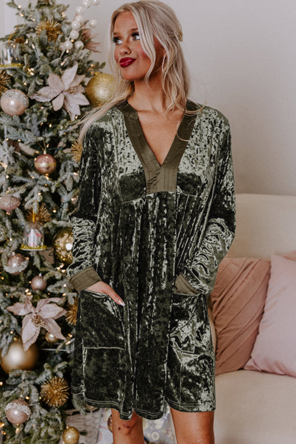 Chic Women's Jungle Green Velvet V-Neck Dress with Pockets - Relaxed Fit, Perfect for Any Occasion