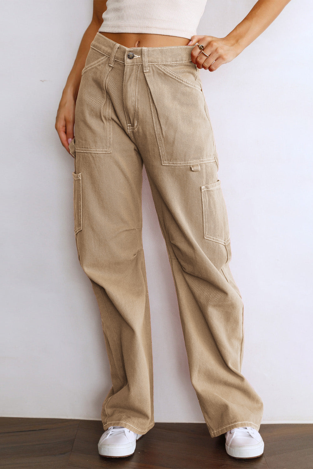 Chic Women's Relaxed Fit Cargo Pants in Versatile Colors, Ideal for Casual Outings with Functional Pockets