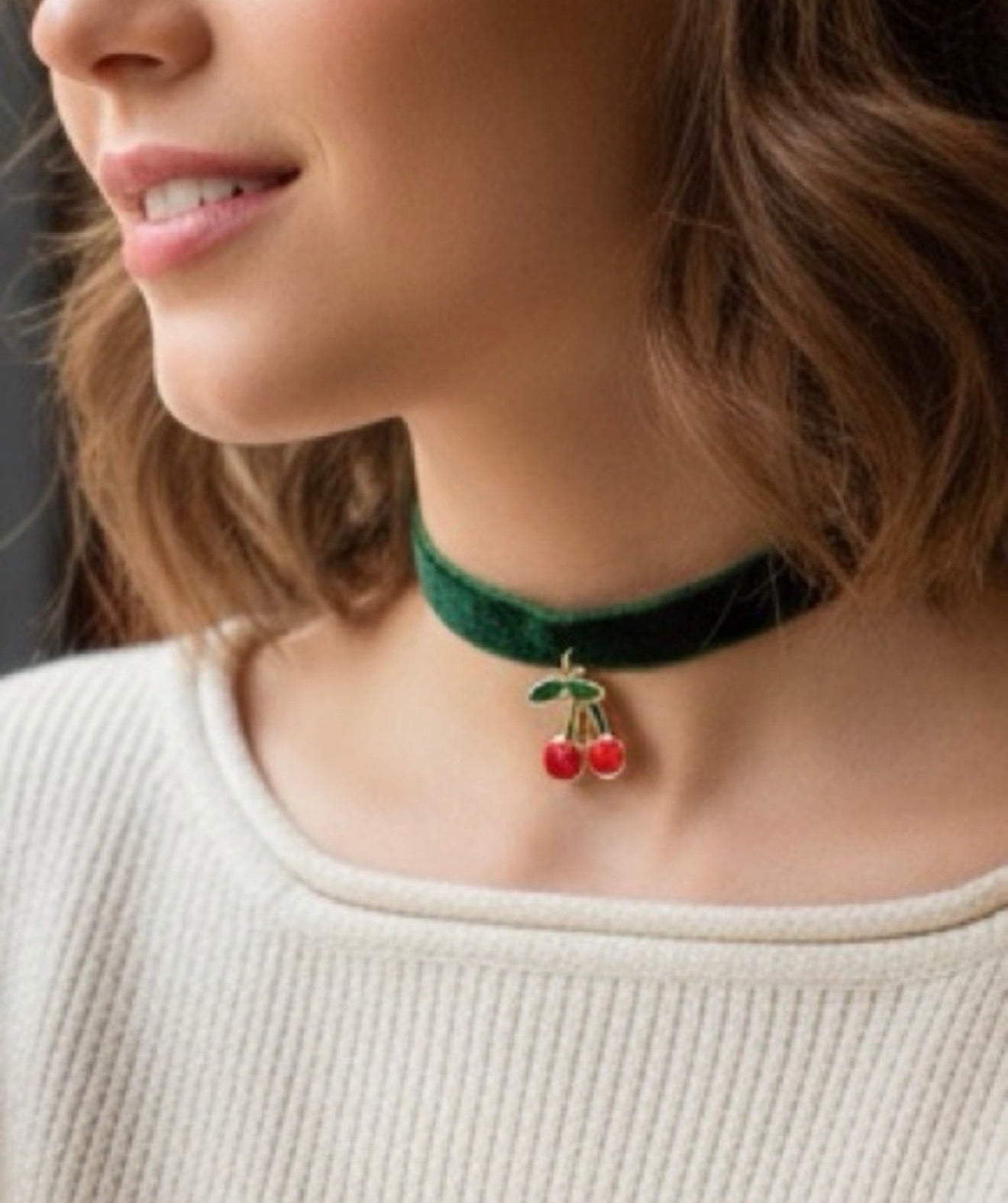 Cherry choker necklace green & gold