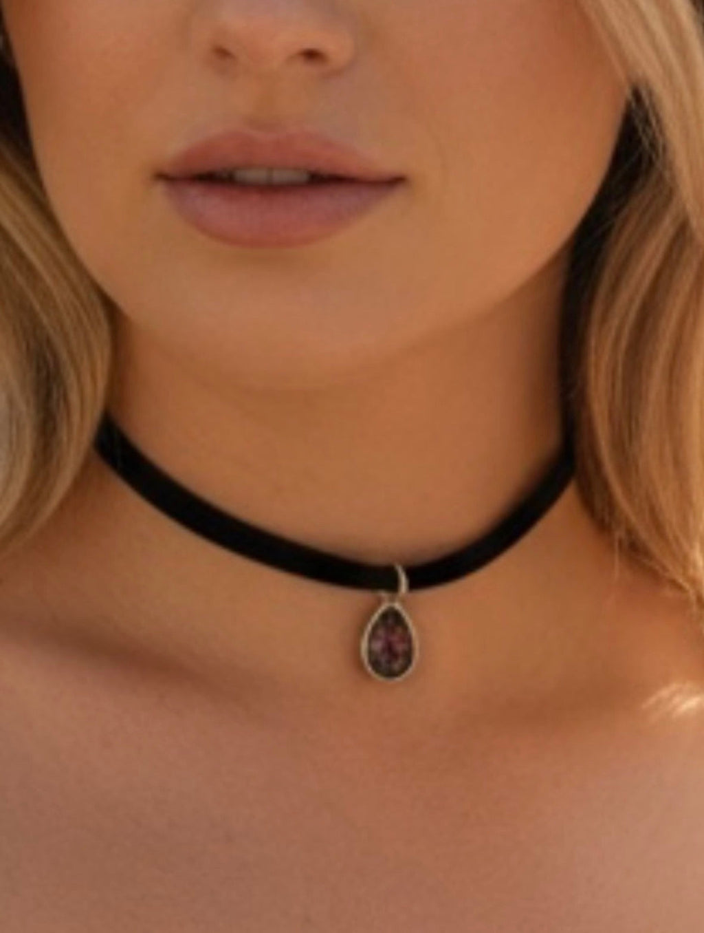 Purple teardrop choker necklace