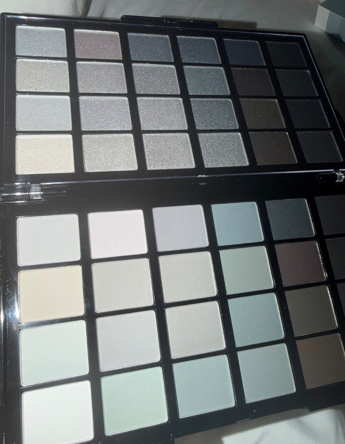 48 Colour Book Eyeshadow Palette - Blue Gray to Taupe Tones