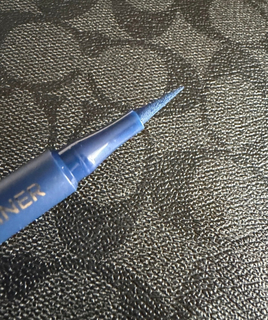 Liquid blue eyeliner pen
