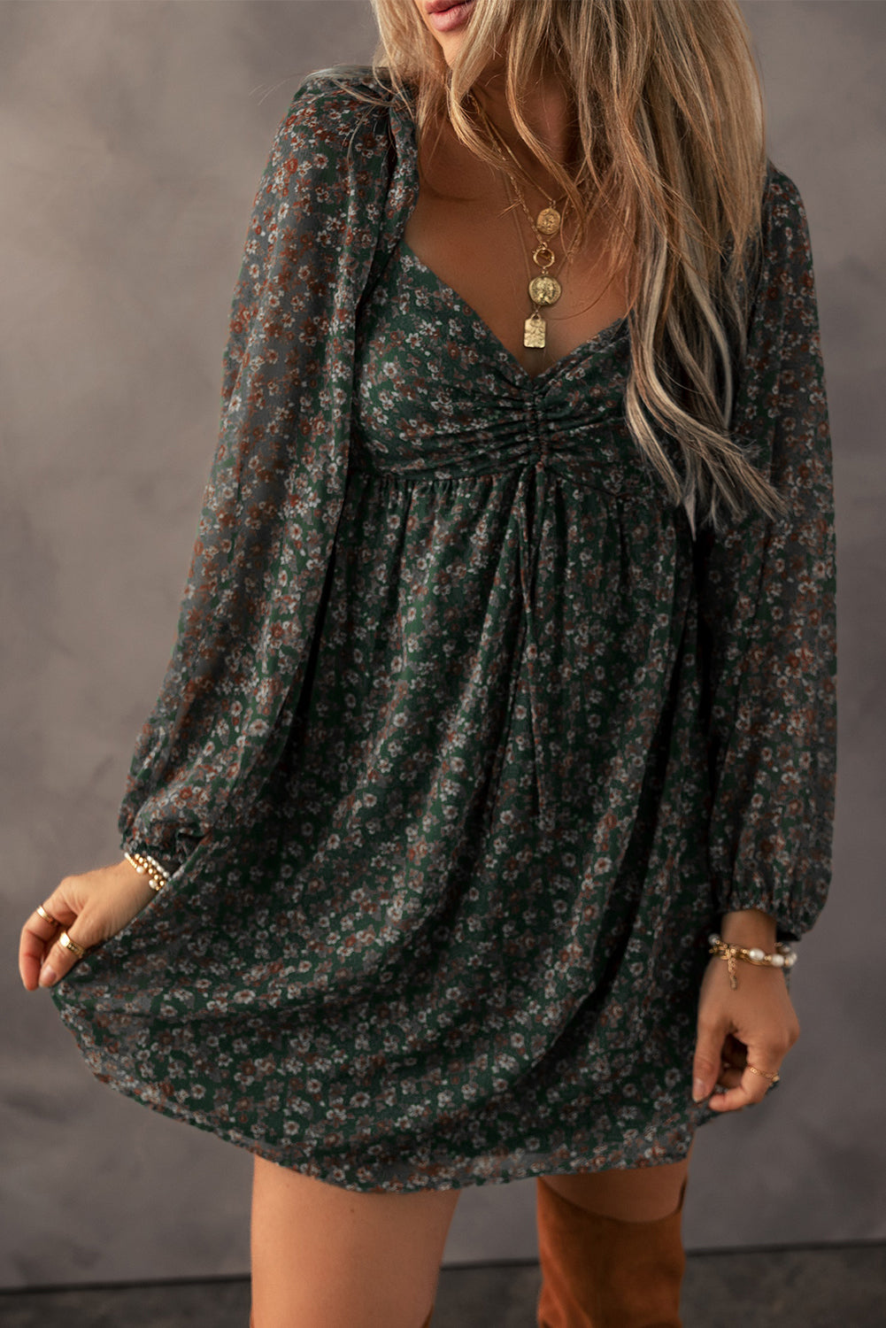 Elegant Women's Green Floral Summer Dress - Flowy Fit Perfect for Casual Outings, Garden Parties, and Outdoor Events