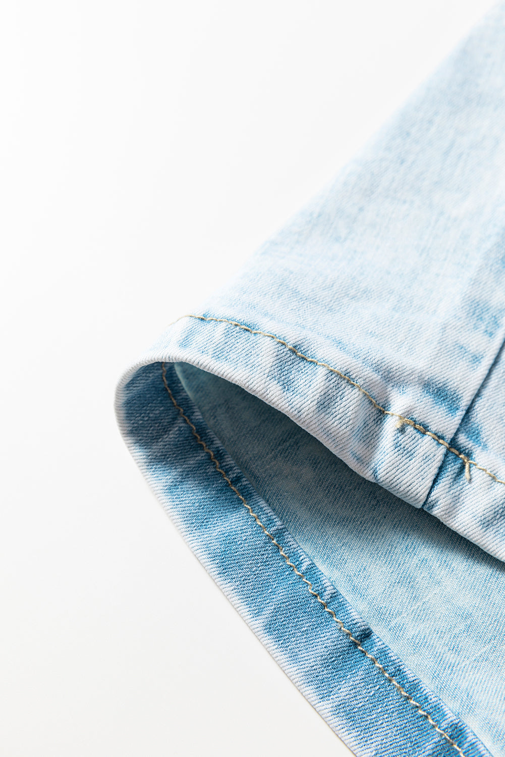 Chic High-Waisted Blue Jeans for Women - Flattering Fit, Versatile Denim for Casual & Dressy Looks