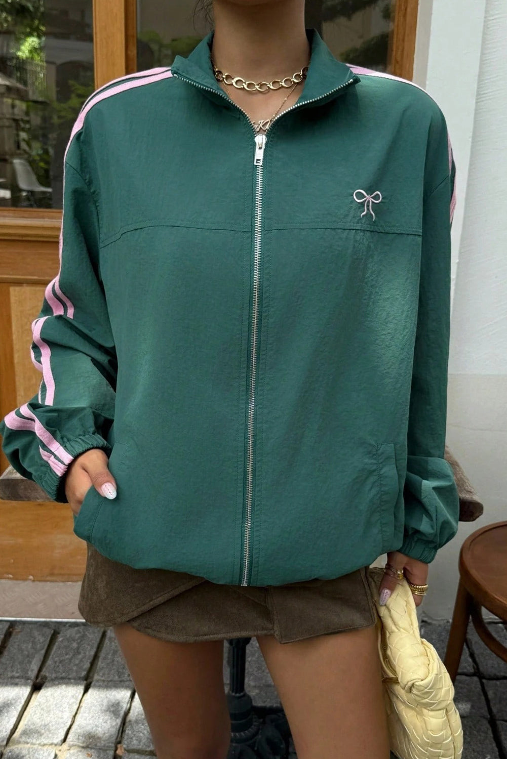 Women's Cozy Bow Embroidered Zip-Up Sweatshirt Jacket in Stylish Fit for Casual Chic Outfits - Perfect for Everyday Wear