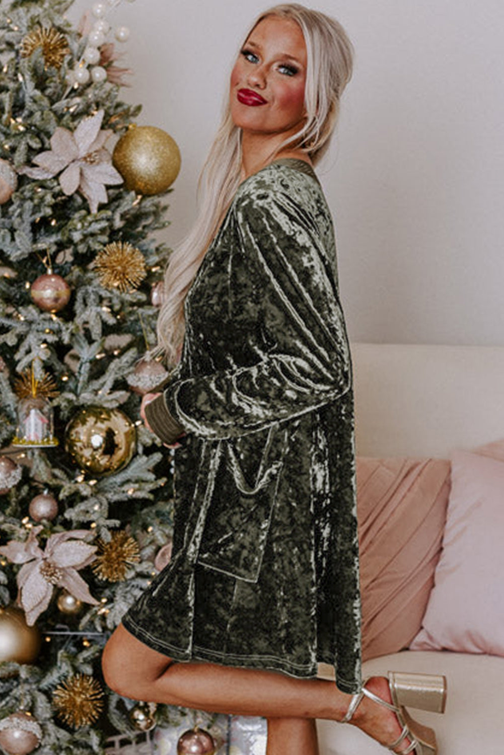Chic Women's Jungle Green Velvet V-Neck Dress with Pockets - Relaxed Fit, Perfect for Any Occasion