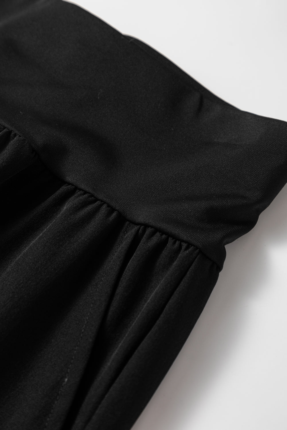 Chic Black Jogger Pants for Women - Cozy Fit with Pockets, Ideal for Casual Outings and Active Lifestyle