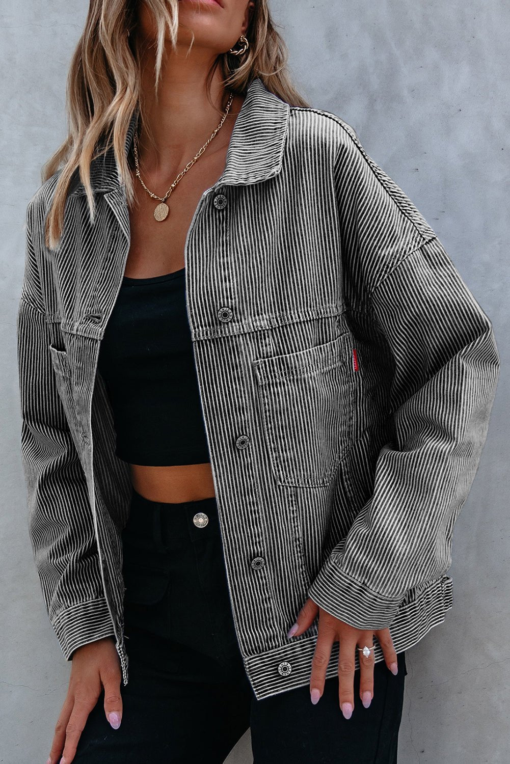 Chic Women's Oversized Blue Striped Denim Jacket with Pockets - Effortless Casual Outerwear for Trendy Everyday Style