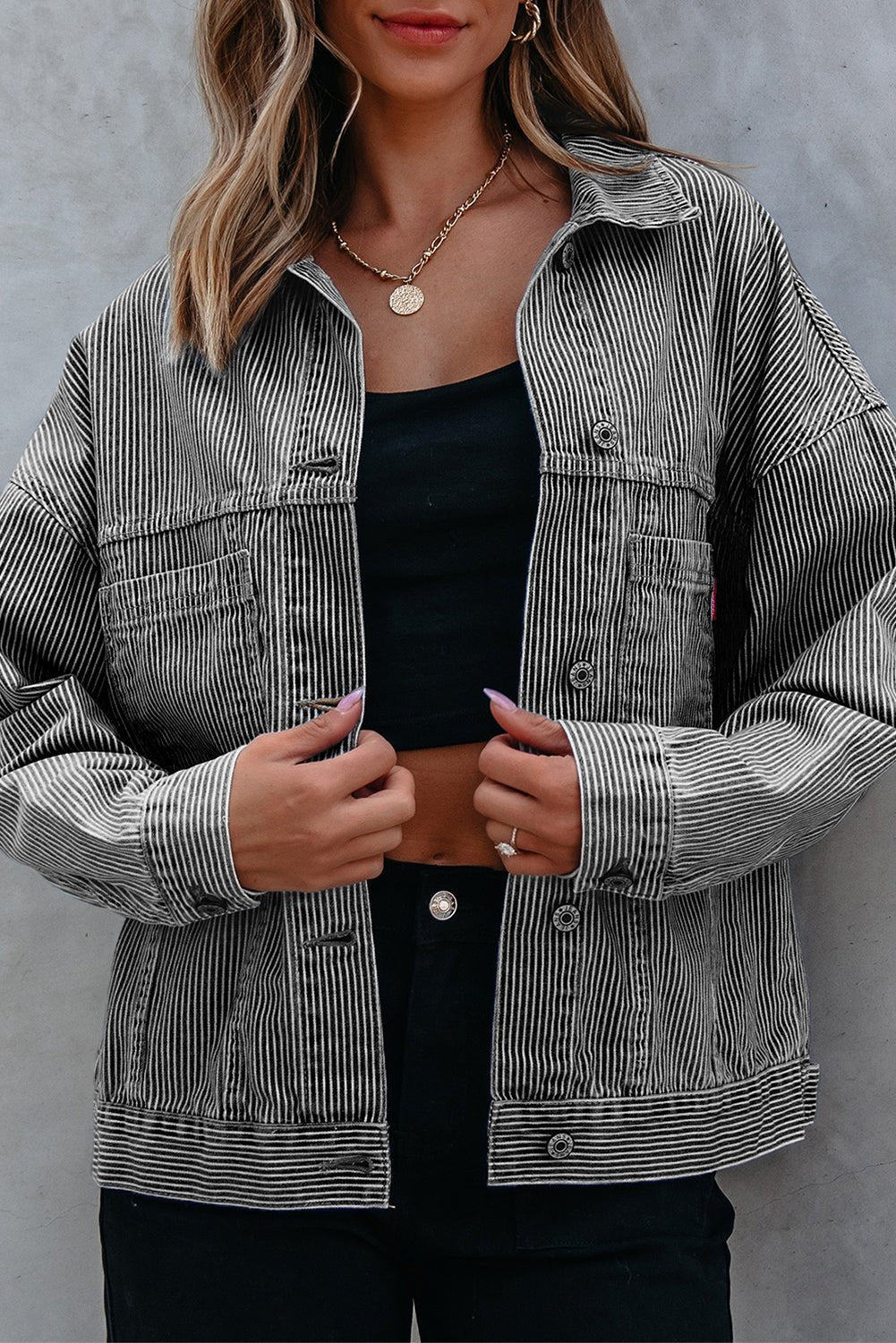 Chic Women's Oversized Blue Striped Denim Jacket with Pockets - Effortless Casual Outerwear for Trendy Everyday Style