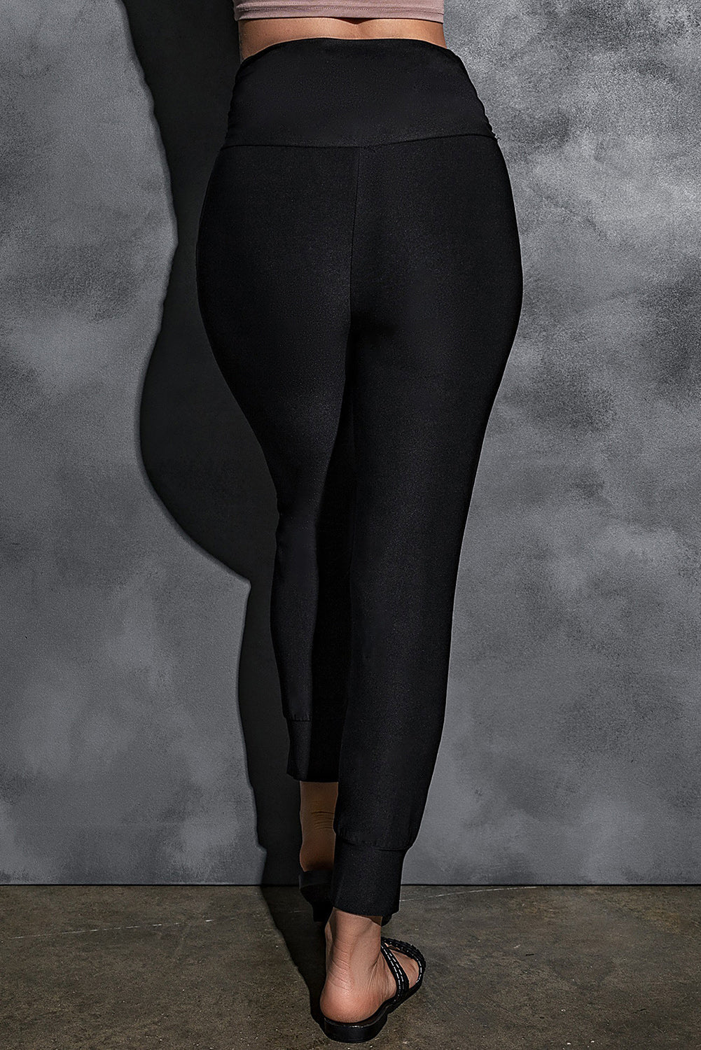 Stylish Women's Black High Waist Pleated Leggings with Pockets - Comfortable Everyday Essential for Active Lifestyle