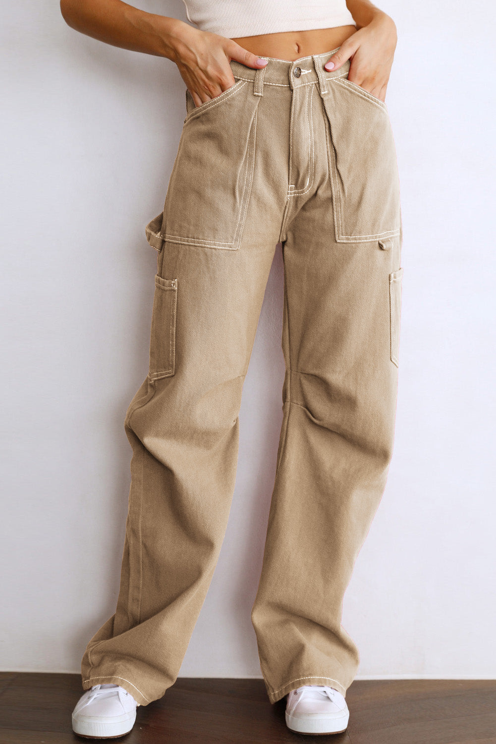 Chic Women's Relaxed Fit Cargo Pants in Versatile Colors, Ideal for Casual Outings with Functional Pockets