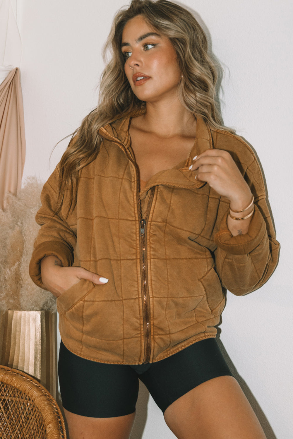 Women's Cozy Chestnut Quilted Winter Jacket - Stylish Zip-Up Outerwear with Pockets for Warmth and Comfort