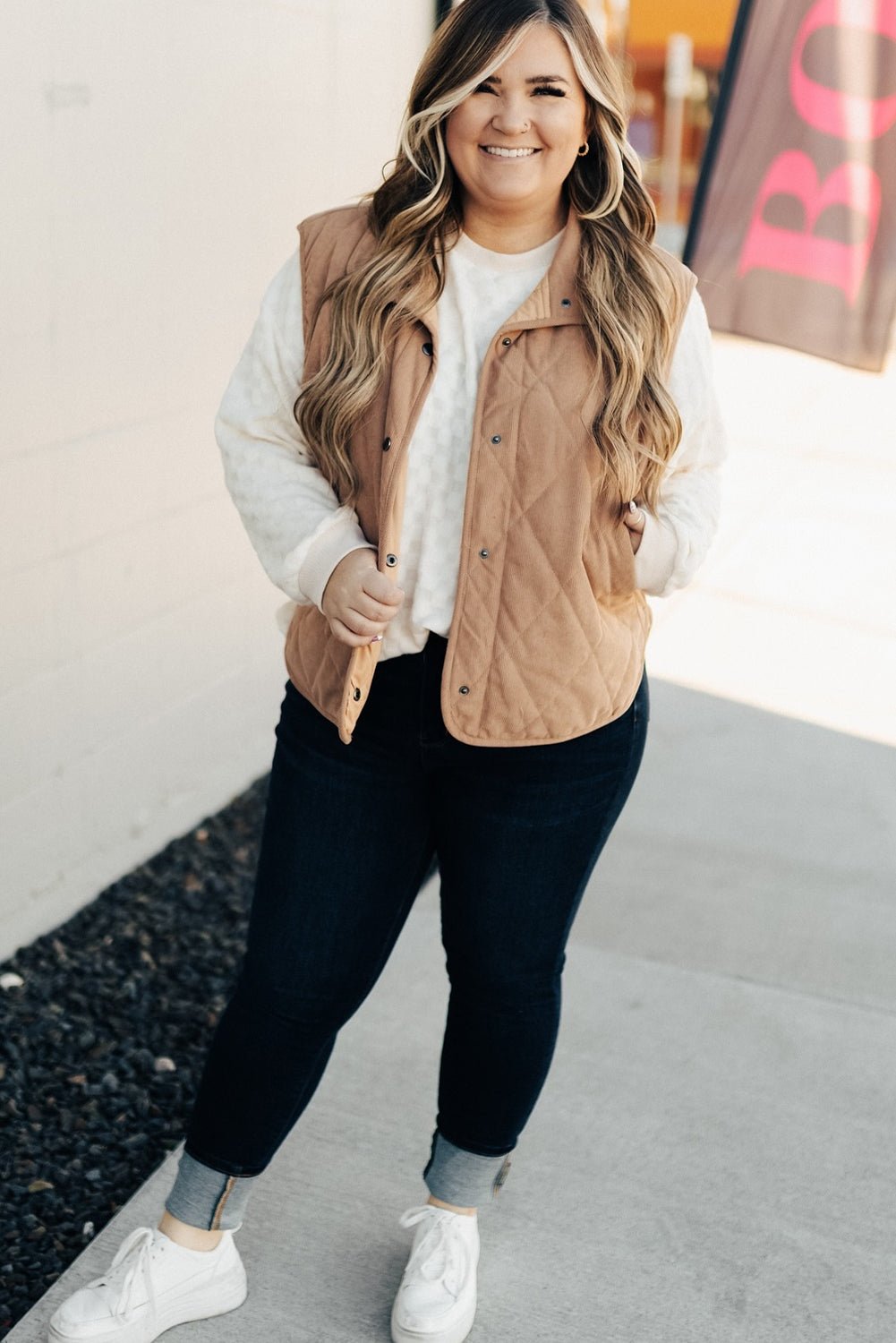 Plus Size Women's Camel Quilted Vest Jacket - Cozy Snap Button Outerwear for Trendy Fall Fashion