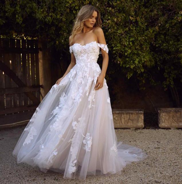 Off-the-Shoulder Backless Wedding Dress – Detachable Sleeves & Elegant Bridal Gown, Custom Made