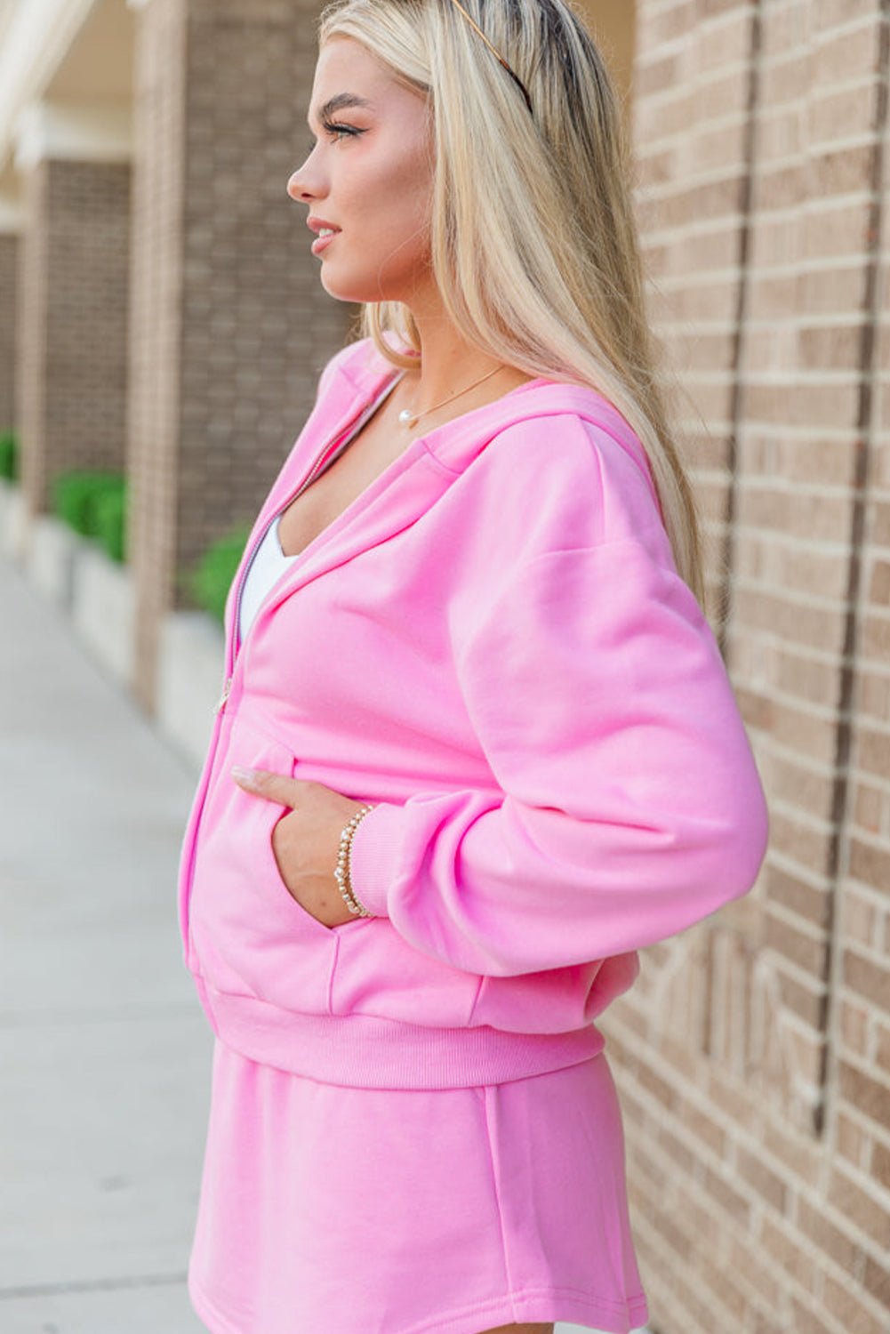 Stylish Women's Casual 2-Piece Bonbon Set: Zipped Hooded Top & Skirt for Effortless Everyday Comfort and Style