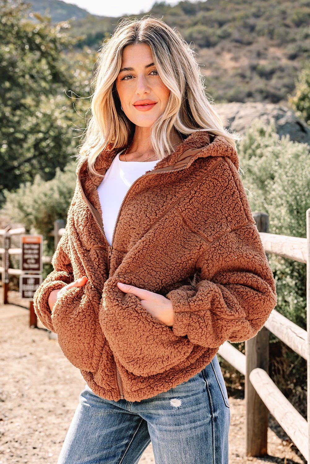 Women's Light Grey Women's Cozy Sherpa Jacket with Pockets - Soft Fleece Layer for Casual Style and Comfort