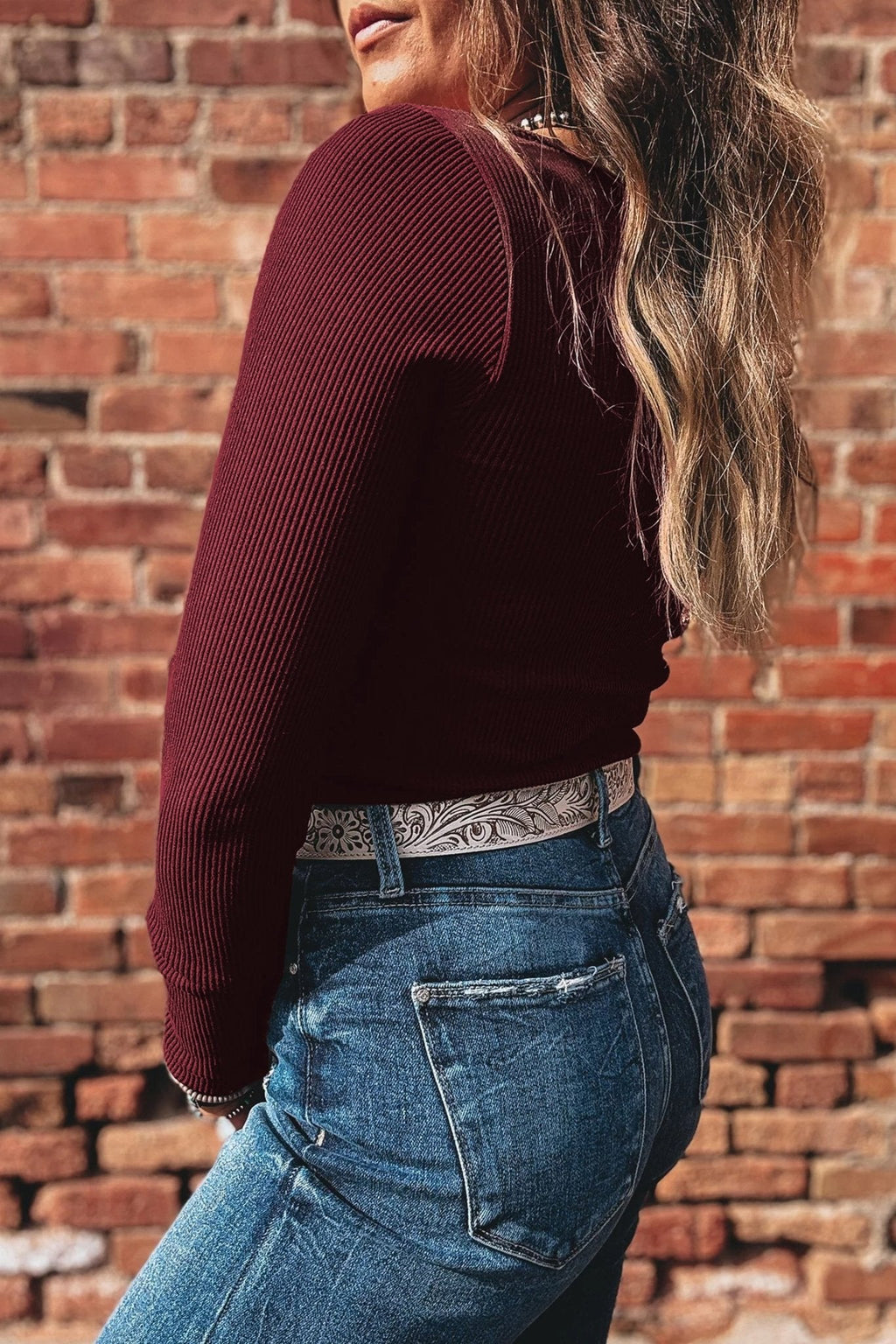 Women's Ribbed U-Neck Long Sleeve Cropped Top in Burgundy