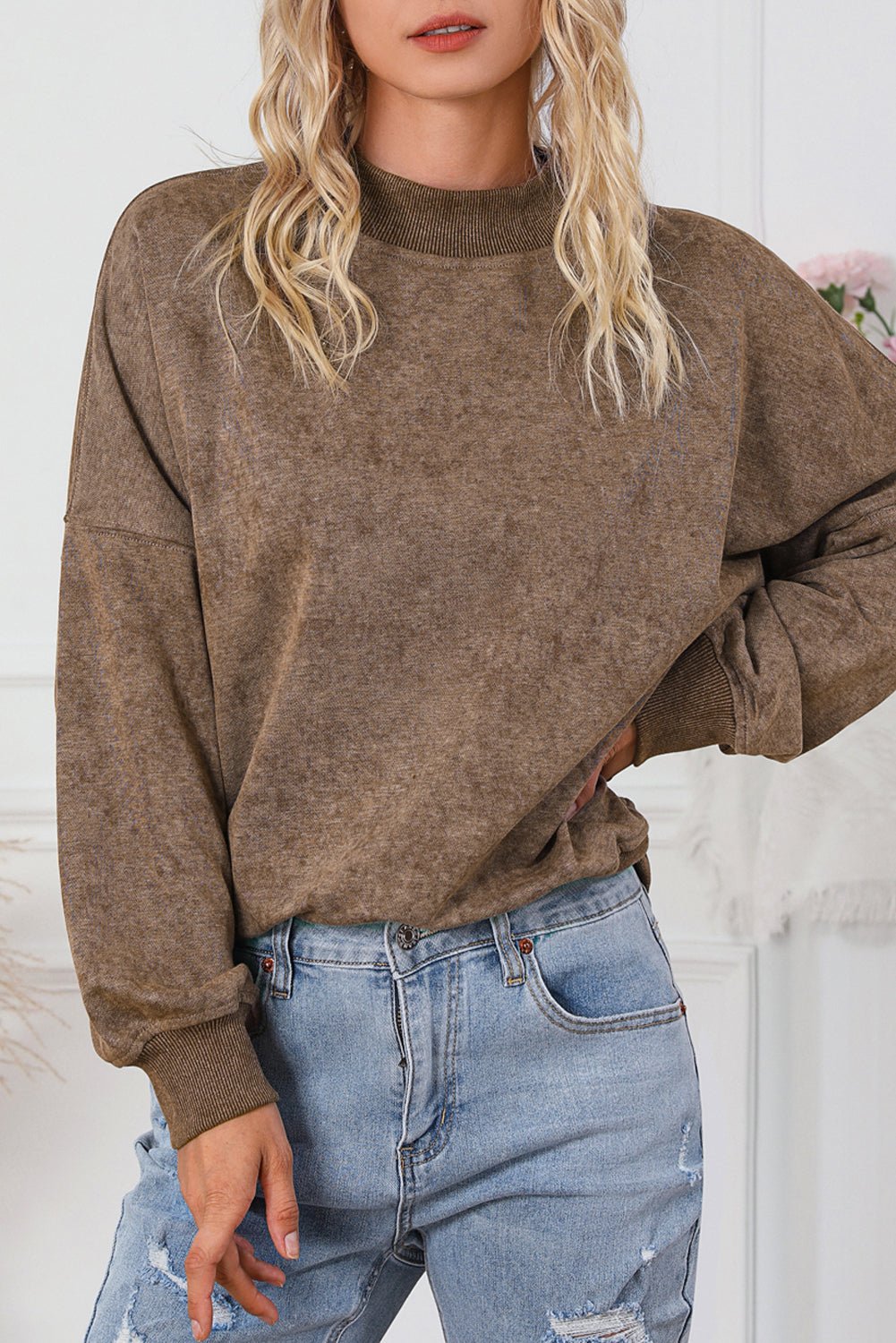 Women's Vintage Mineral Wash Drop Shoulder Sweatshirt in Mocha