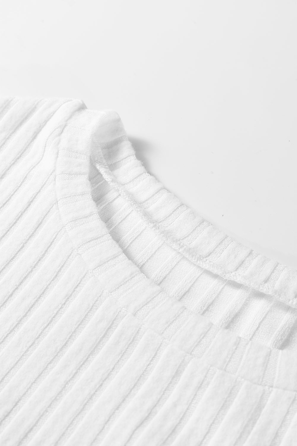 Women's White Ribbed Knit Long Sleeve Sweater with Curved Hem
